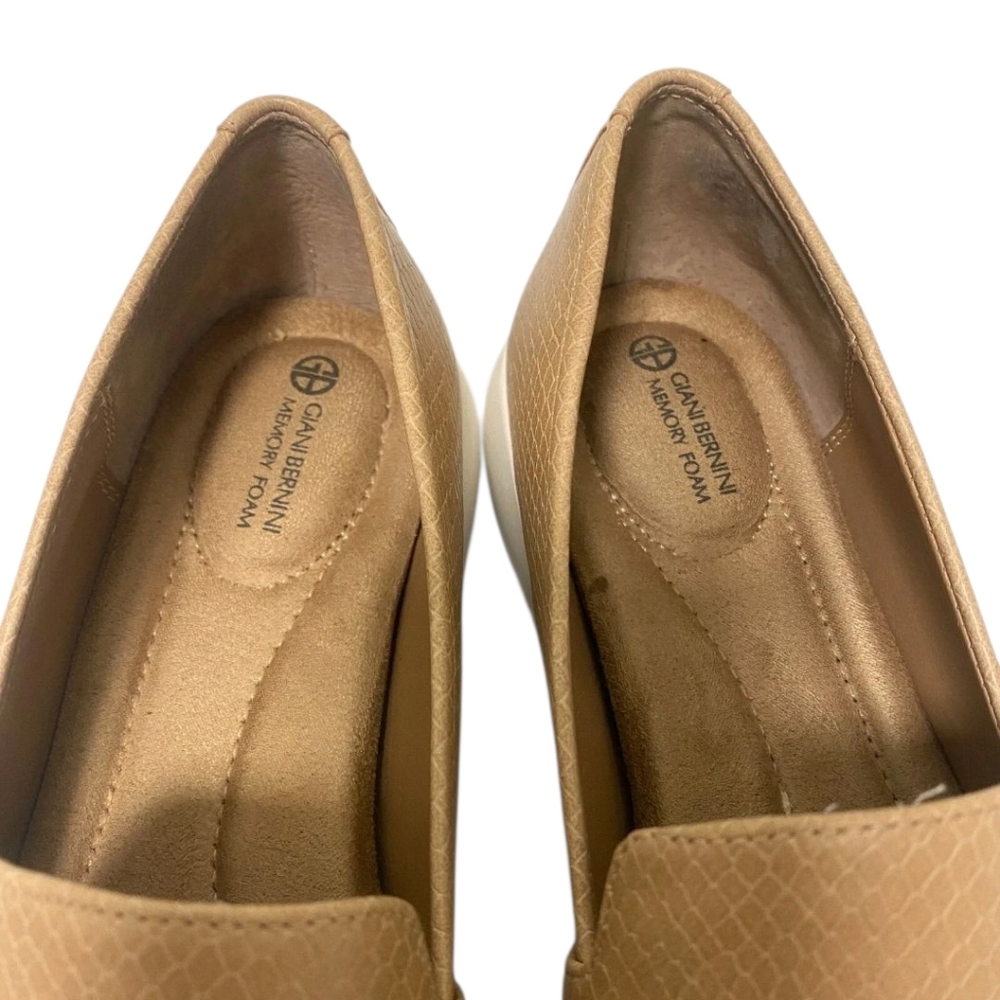 Giani Bernini Women's Tan Slip-On Loafers Memory Foam Size 7.5 M Comfort Shoe - Picture 4 of 4